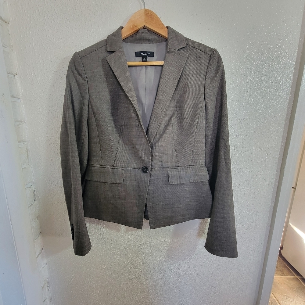 Ann Taylor Virgin Wool Stretch Asymmetrical One-Button Blazer sz 2 Tan Gray